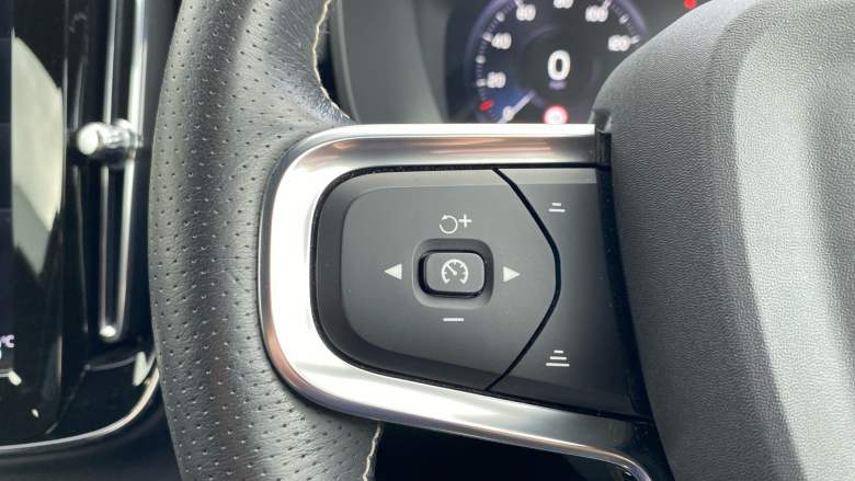 Volvo Xc40 1.5 T3 [163] R DESIGN 5dr Geartronic Petrol Estate